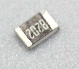 Grundig Smd Chip Resistor 0.1w - 173825r C00906353 Rc-chip 82k %1 1-10w -0805